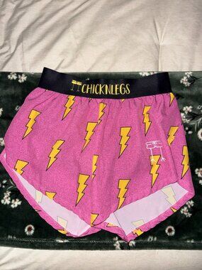 Women's Pink Bolts 4" Split Shorts xs